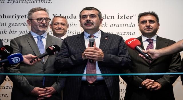 Bakan Tekin, Cumhuriyetin 100. Yılında Eğitimden İzler Sergisi’nin açılışına katıldı