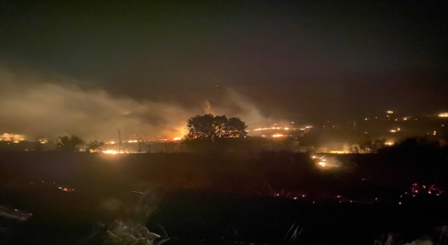 Balıkesir’in Kepsut ilçesinde çıkan orman yangınına müdahale ediliyor