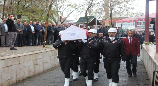 İstanbul’da şehit olan polis memuru Lütfü Baykar memleketi Bitlis’te son yolculuğuna uğurlandı