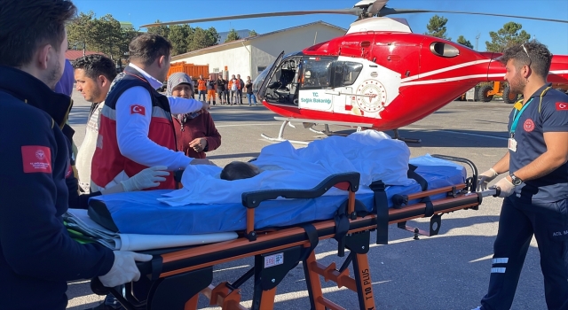 Bartın’da ambulans helikopter 8 aylık bebek için havalandı