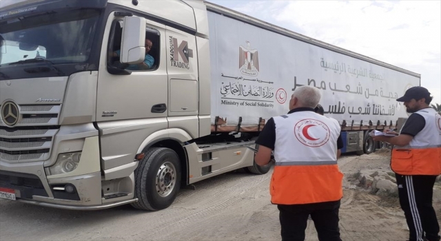 Filistin Kızılayı, Gazze’ye gönderilen 155 tırlık yardımı teslim aldı