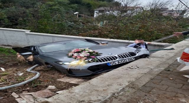 Samsun’da gelin arabasının yaptığı trafik kazasında 2 kişi yaralandı