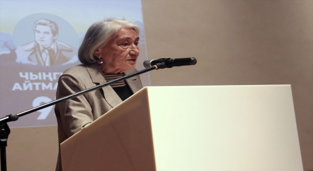 Dünyaca ünlü Kırgız yazar Cengiz Aytmatov Bişkek’te düzenlenen forumla anıldı