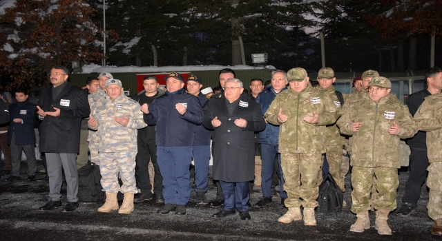 Irak’ın kuzeyinde şehit olan 6 asker için Hakkari’de tören düzenlendi