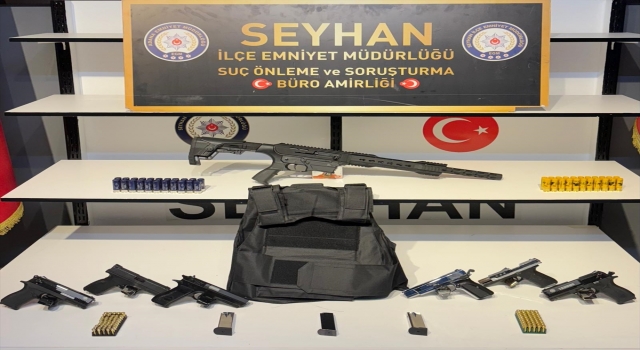 Adana’da 7 silah ve çelik yelek ele geçirilen evdeki 3 kişiden 1’i tutuklandı