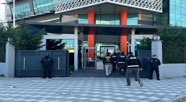 İzmir’de nitelikli dolandırıcılık iddiasıyla 30 zanlı hakkında gözaltı kararı verildi