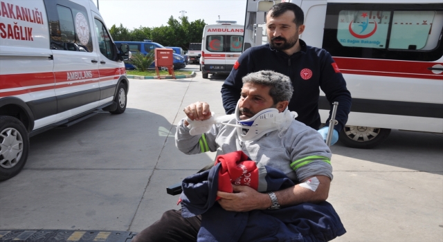 Mersin’de minibüsle otomobil çarpıştı 1 kişi öldü, 13 kişi yaralandı