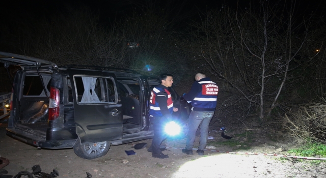 Denizli’de şarampole devrilen hafif ticari aracın sürücüsü öldü