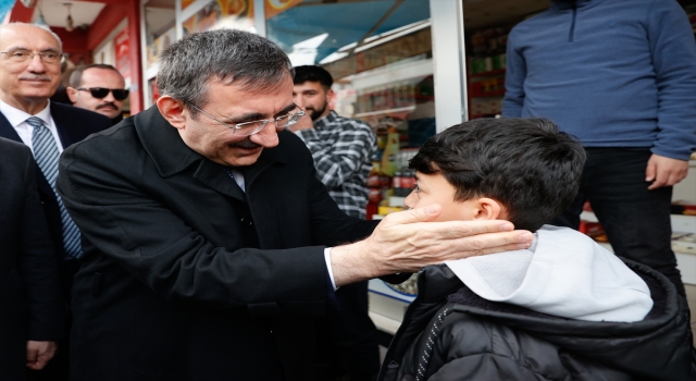 Cumhurbaşkanı Yardımcısı Yılmaz, Bingöl’ün Genç ilçesinde vatandaşlara hitap etti: