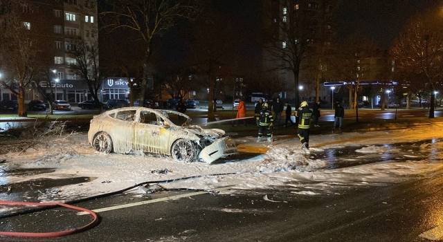 Kayseri’de ağaca çarpıp yanan elektrikli otomobilin sürücüsü öldü