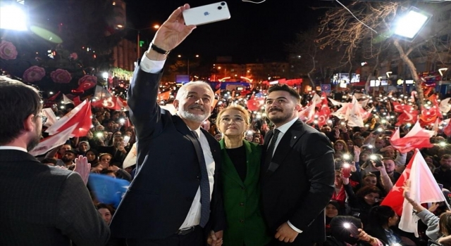 Isparta Belediye Başkanlığını yeniden kazanan AK Parti’li Başdeğirmen, vatandaşlara hitap etti