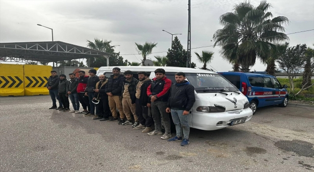 Adana’da göçmen kaçakçılığı iddiasıyla 2 zanlı tutuklandı