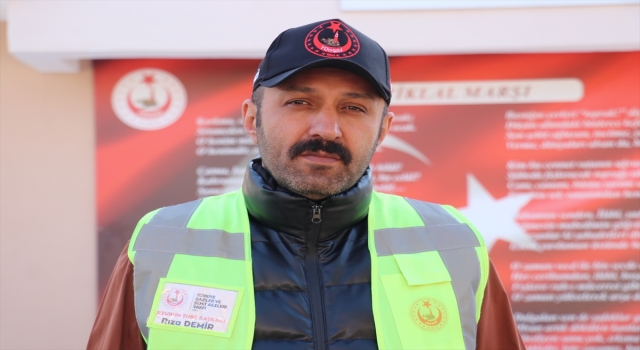 Şehitlerin isimlerinin yazıldığı yardım kolileri ihtiyaç sahiplerine ulaştırılıyor