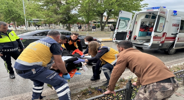 Edirne’de yayaya çarpıp devrilen motosikletin sürücüsü ve yaya yaralandı