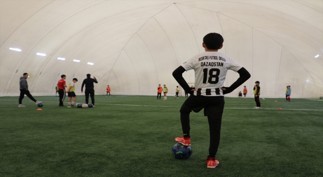 Kazakistan’da geleceğin futbolcuları Beşiktaş okullarında yetişiyor