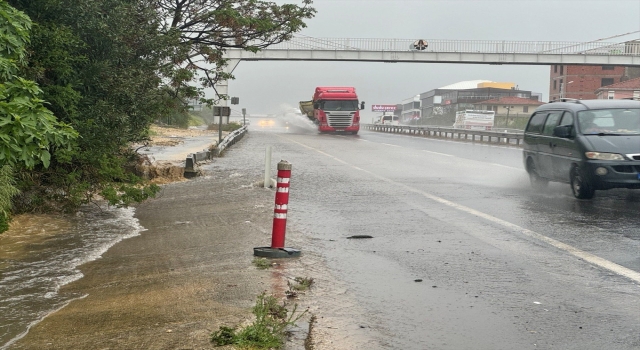 İstanbul’da kuvvetli yağış nedeniyle trafikte aksamalar yaşanıyor