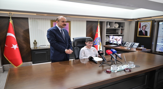 İstanbul Emniyet Müdürü Aktaş, 23 Nisan’da koltuğunu şehit çocuğuna devretti