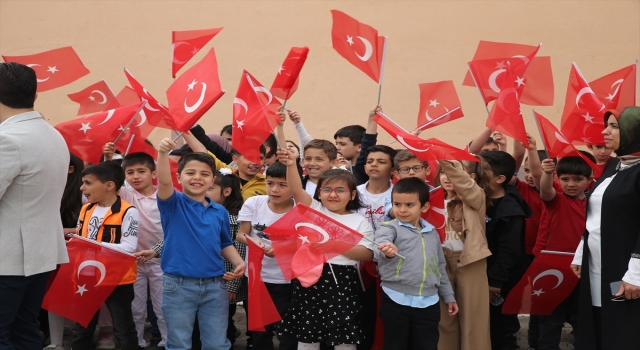 Van ve çevre illerde 23 Nisan Ulusal Egemenlik ve Çocuk Bayramı kutlandı