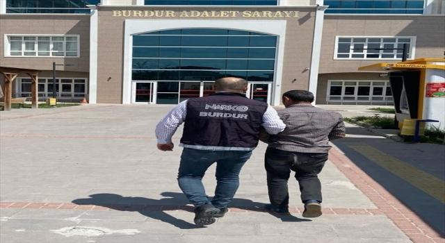 Burdur’da uyuşturucu operasyonunda yakalanan 2 zanlı tutuklandı