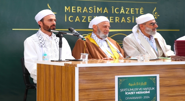 Diyarbakır’da hafızlık ve İslami ilimler eğitimini tamamlayan 78 öğrenci icazetlerini aldı