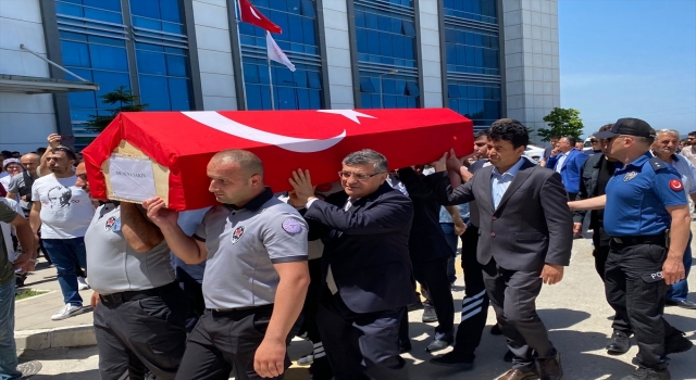 GÜNCELLEME 3 Sinop’ta otomobille sağlık personelinin bulunduğu araç çarpıştı, 4 kişi öldü, 2 kişi yaralandı