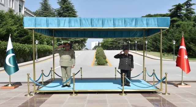 Kara Kuvvetleri Komutanı Orgeneral Bayraktaroğlu, Pakistan Genelkurmay Başkanı Orgeneral Mirza’yı ağırladı