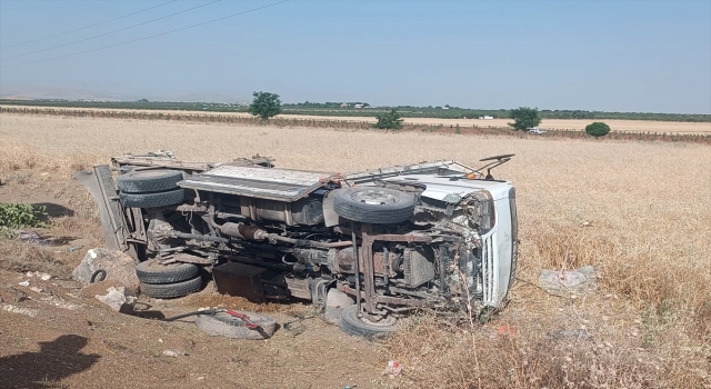Şanlıurfa’da kamyonet ile panelvanın çarpıştığı kazada 1 kişi öldü, 2 kişi yaralandı