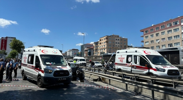 Avcılar’da otomobilin kaldırımdaki yayalara çarpması sonucu 5 kişi yaralandı