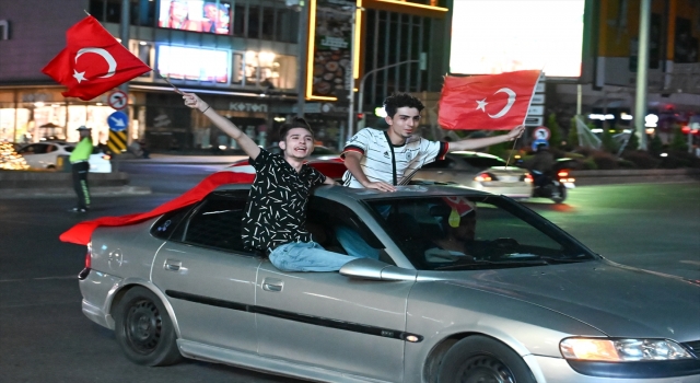 A Milli Futbol Takımının Avusturya galibiyeti başkentte kutlandı