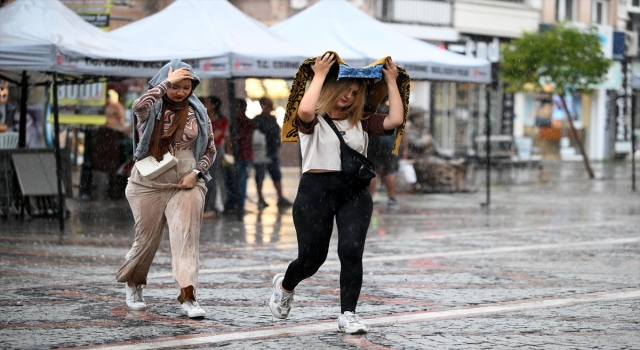 Edirne’de sağanak etkili oldu