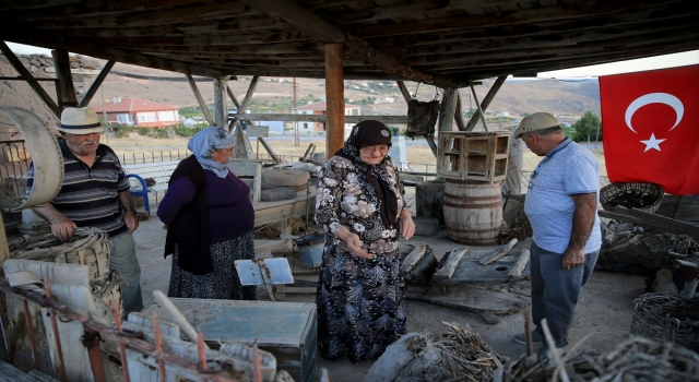 Kayseri’de 21 yıl önce su altında kalan köyden toplanan eşyalar görenleri hüzünlendiriyor