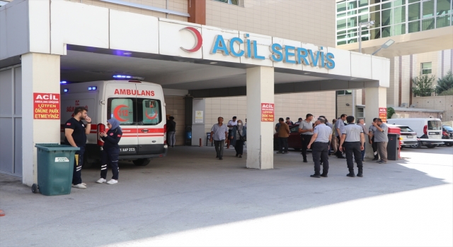 Niğde’de minibüs ile hafif ticari aracın çarpışması sonucu 9 kişi yaralandı