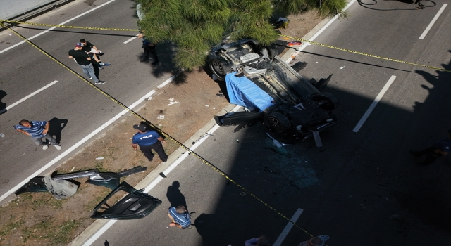İzmir’de alt geçide düşen otomobildeki 3 kişi öldü
