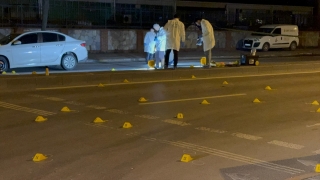 İstanbul’da seyir halindeki otomobile silahlı saldırıda 2 kişi yaralandı 