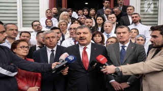 Sağlık Bakanı Koca, Zeytinburnu’nda temaslarda bulundu: