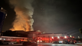 İzmir’de Kemeraltı Çarşısı’ndaki bir iş merkezinde çıkan yangın söndürüldü