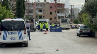 Adana’da özel halk otobüsünün çarptığı kişi yaşamını yitirdi 