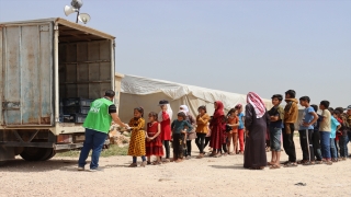 İHH, İdlib’deki kamplara günlük yaklaşık 85 bin ekmek dağıtıyor