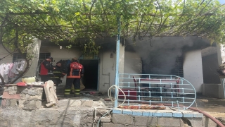 Mardin’de evde çıkan yangında 2 çocuk dumandan etkilendi