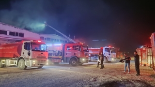 Bursa’da yedek parça fabrikasında çıkan yangın söndürüldü